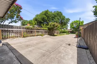 1201 Rockmoor Dr, Edgecliff Village, TX 76134 - Photo 28