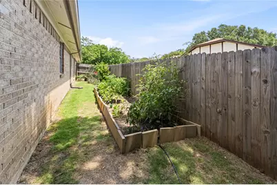 1201 Rockmoor Drive, Edgecliff Village, TX 76134 - Photo 8