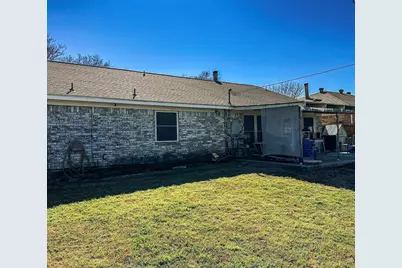 1324 N Creek Drive, Saginaw, TX 76179 - Photo 4