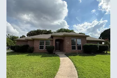 5700 Cherrywood Lane, Arlington, TX 76016 - Photo 2