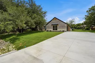 9814 Bringier Ct, Granbury, TX 76049 - Photo 2