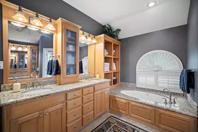 6400 Oak Hollow Drive, Burleson, TX 76028 - Photo 20