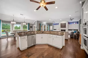6400 Oak Hollow Dr, Burleson, TX 76028 - Photo 14