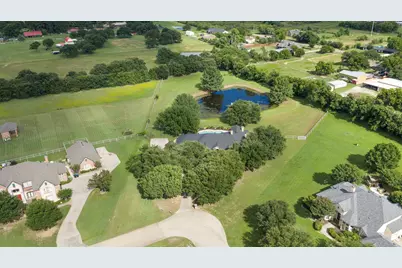6400 Oak Hollow Drive, Burleson, TX 76028 - Photo 40