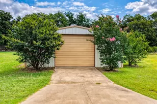 3905 Mountain Vista Dr, Granbury, TX 76048 - Photo 2