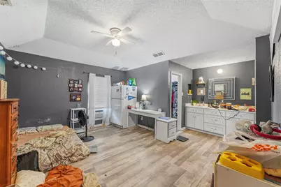 106 E Schreiber Street, Garland, TX 75040 - Photo 12