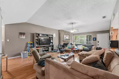 106 E Schreiber Street, Garland, TX 75040 - Photo 6