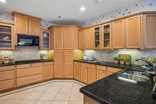 5829 Preston Valley Dr, Dallas, TX 75240 - Photo 8