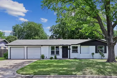 232 NW Jayellen Avenue, Burleson, TX 76028 - Photo 2