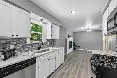 232 NW Jayellen Avenue, Burleson, TX 76028 - Photo 10