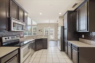 932 Avondale Ln, Plano, TX 75025 - Photo 6