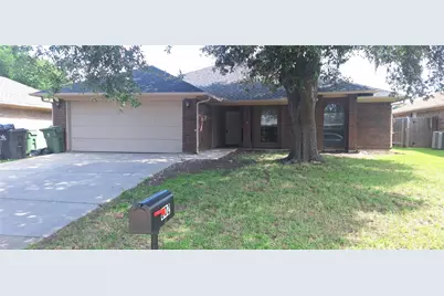 802 Crystal Creek Lane, Arlington, TX 76001 - Photo 2