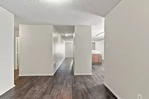 4880 Parkview Hills Ln, Fort Worth, TX 76179 - Photo 10