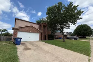 1817 Berkeley Dr, Glenn Heights, TX 75154 - Photo 2
