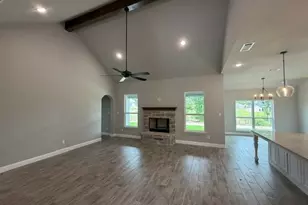 1039 Deer Is Ct, Azle, TX 76020 - Photo 4