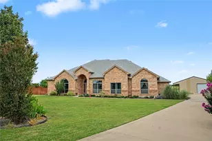 178 Chazlynn Ct, Waxahachie, TX 75165 - Photo 2