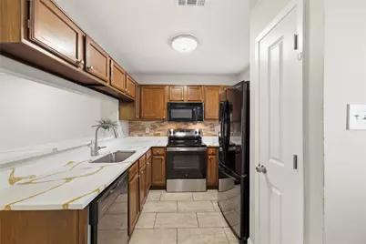 112 Churchill Lane, Euless, TX 76039 - Photo 4