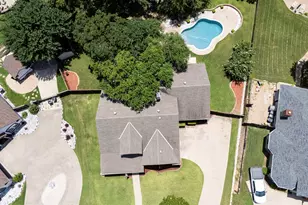 308 Leeward Cir, Azle, TX 76020 - Photo 34