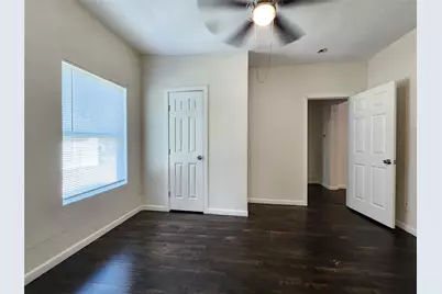 2545 Metropolitan Avenue, Dallas, TX 75215 - Photo 2
