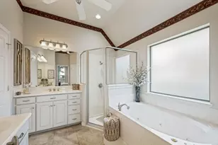 8115 Oak Hollow Dr, Arlington, TX 76001 - Photo 14