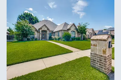 8115 Oak Hollow Drive, Arlington, TX 76001 - Photo 2