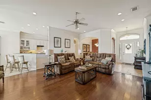 8115 Oak Hollow Dr, Arlington, TX 76001 - Photo 6