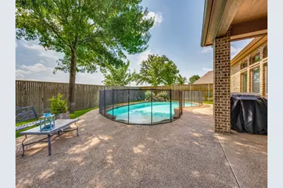 8115 Oak Hollow Drive, Arlington, TX 76001 - Photo 22