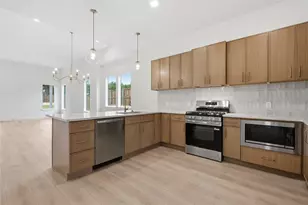 2622 Bainbridge Dr, Dallas, TX 75237 - Photo 6