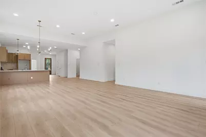 2622 Bainbridge Drive, Dallas, TX 75237 - Photo 4