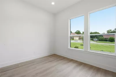 2622 Bainbridge Drive, Dallas, TX 75237 - Photo 14