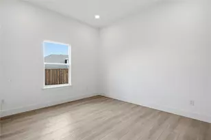 2622 Bainbridge Dr, Dallas, TX 75237 - Photo 22