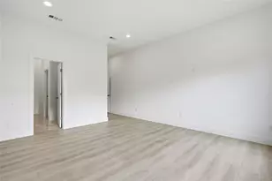 2622 Bainbridge Dr, Dallas, TX 75237 - Photo 28