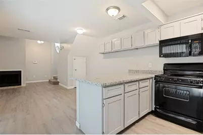 622 W Union Bower Road, Irving, TX 75061 - Photo 2