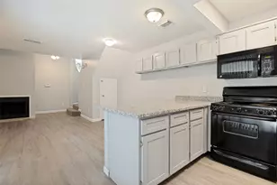622 W Union Bower Rd, Irving, TX 75061 - Photo 2