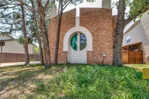 622 W Union Bower Rd, Irving, TX 75061 - Photo 1