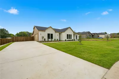 2626 Bainbridge Drive, Dallas, TX 75237 - Photo 2