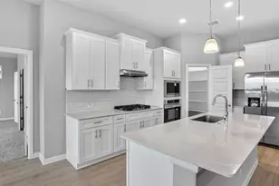 3329 Seaside St, Grand Prairie, TX 76065 - Photo 2