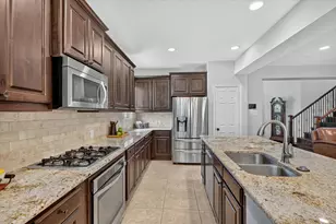1200 Jasmine St, Lantana, TX 76226 - Photo 10