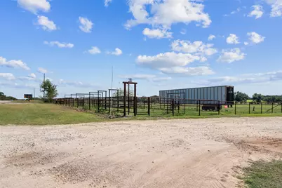 324 E Highway 6, Iredell, TX 76649 - Photo 4