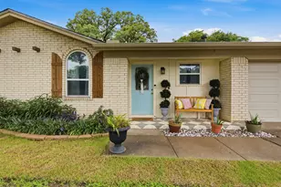 7121 Crabtree Ln, North Richland Hills, TX 76182 - Photo 6