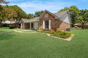 335 Hummingbird Ln, Duncanville, TX 75137 - Photo 4