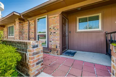 109 Hickory Springs Drive, Euless, TX 76039 - Photo 4