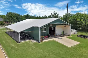 411 N Oak Branch Rd, Waxahachie, TX 75167 - Photo 8