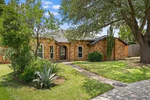 2008 Rochelle Ln, Carrollton, TX 75007 - Photo 1