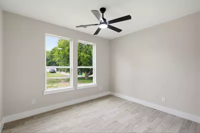 201 E Freeman Street, Ennis, TX 75119 - Photo 16