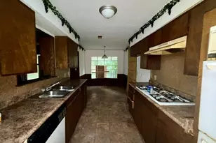 237 Palm Dr, Marlin, TX 76661 - Photo 2