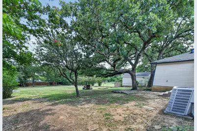 2029 Queen Street, Fort Worth, TX 76103 - Photo 34