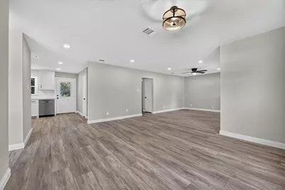 2029 Queen Street, Fort Worth, TX 76103 - Photo 10