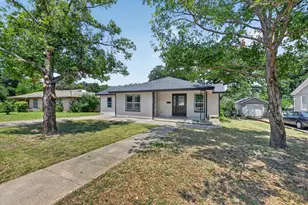 2029 Queen St, Fort Worth, TX 76103 - Photo 2