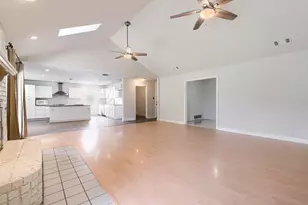 8821 Glen Hollow Dr, Fort Worth, TX 76179 - Photo 14